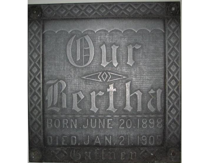 The Free Genealogy Death Record on the Coffin Plate of Bertha Bownes 1895 ~ 1905