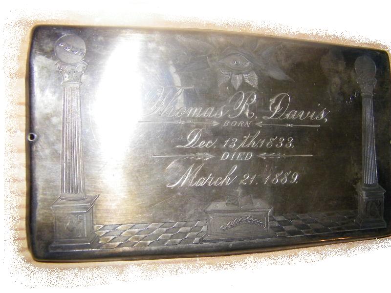 The Free Genealogy Death Record on the Coffin Plate of Thomas R Davis 1833 ~ 1889